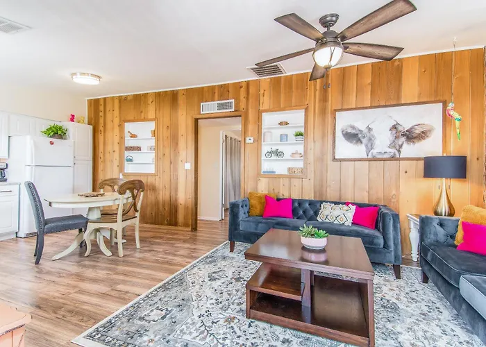 Full Triplex In Ev Charging Holiday home Tucson
